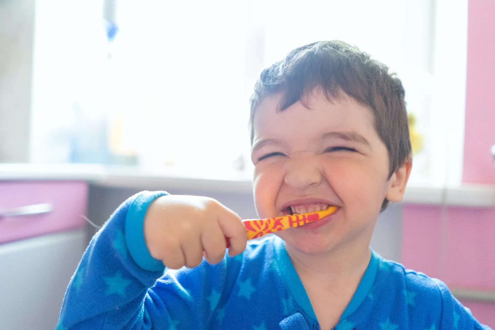 kid brushing teeth